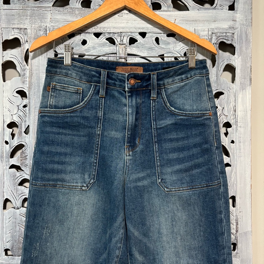 Judy Blue Medium Wash Straight Leg Jeans - Picture 11 of 15